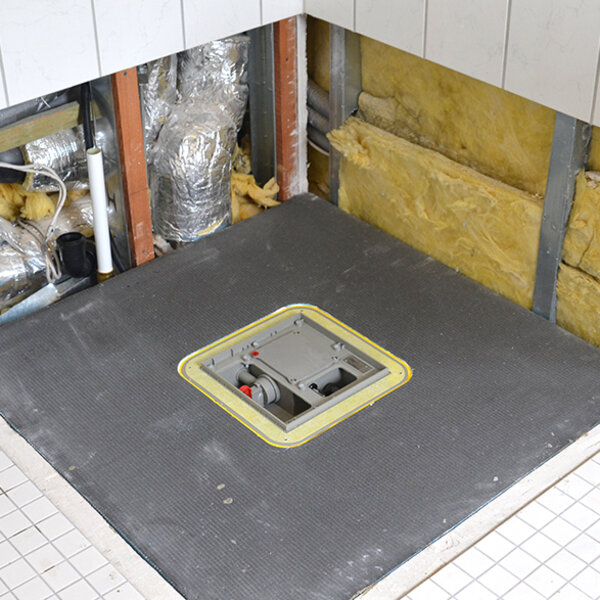 Plancofix Bodenablaufpumpe im Duschboard