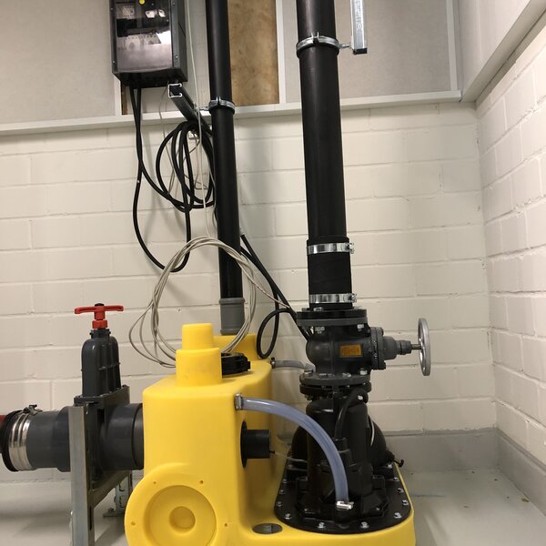 Jung Pumpen supplies lifting units and pumps for the Springer high-rise in Hamburg